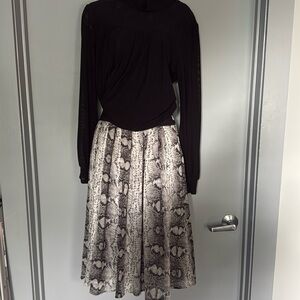 White House Black Market Vintage Snakeskin 8 elastic waist w/zipper Midi Skirt